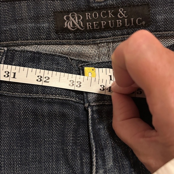ROCK & REPUBLIC FLARE JEANS SZ 28 - Picture 4 of 4